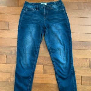 Women’s Size 6 Royalty For Me Ankle Jeans